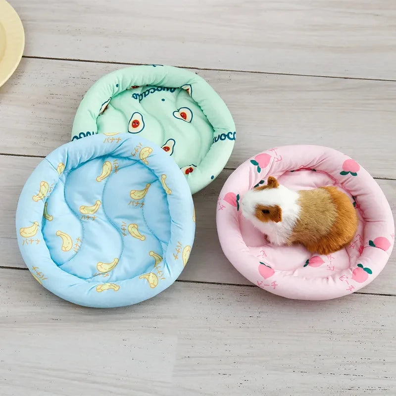 Hamster nest, small pet mat, cozy pet bed for hamsters, chinchilla nest mat, guinea pig cushion, soft PP cotton pet mat, rabbit sleeping mat, hedgehog bedding, small animal resting pad, washable pet mat, plush hamster bedding.