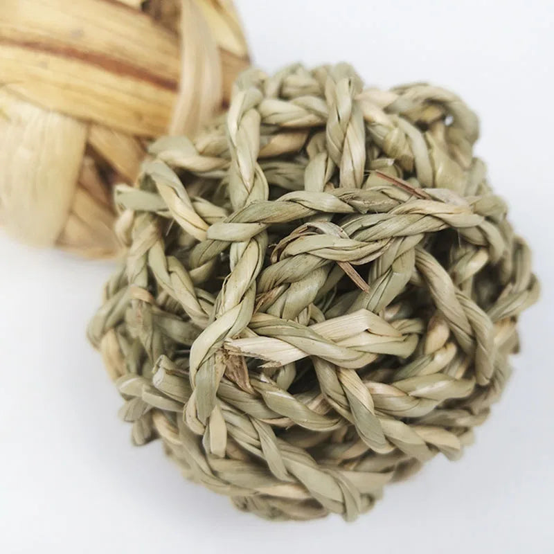 7CM Natural Grass Chewing Ball – Dental Health Toy for Cats, Rabbits & Small Pets