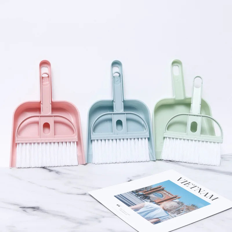 Mini Broom & Dustpan Set for Small Pets – Cleaning Tools for Cat, Rabbit, Hamster, Guinea Pig, and More