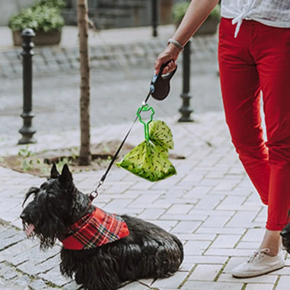 Hands-Free Dog Poop Bag Clip – Lightweight, Durable & Easy to Use
