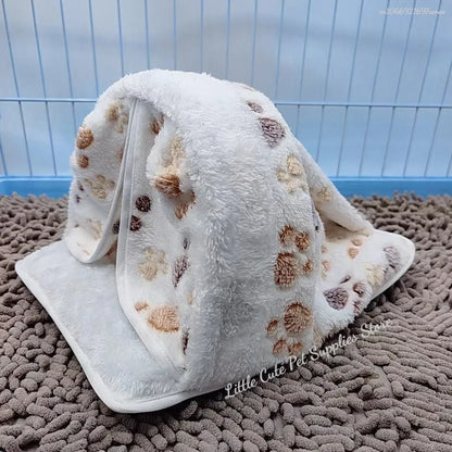 Small Pet Winter House – Warm Fleece Hideaway for Guinea Pigs, Rabbits & Small Animals