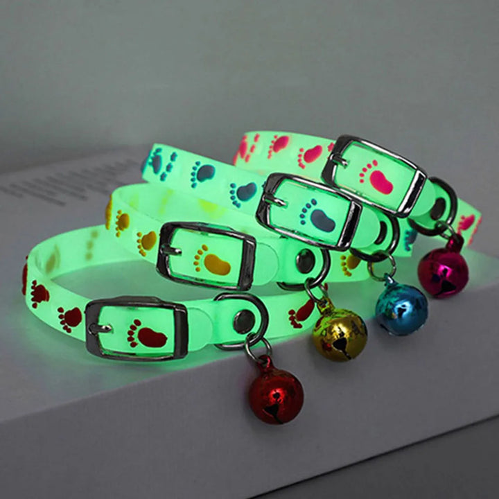 Reflective &amp; Luminous Silicone Cat Collar with Bell – Anti-Loss Fluorescent Cat Accessories - Ditzy Petunia